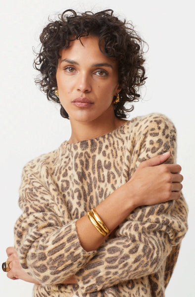 Pleoli Sweater